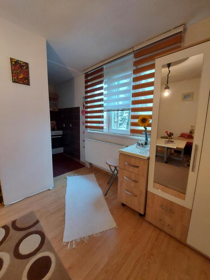 Ferienwohnung Ada Apartman Sarajevo Exterior foto