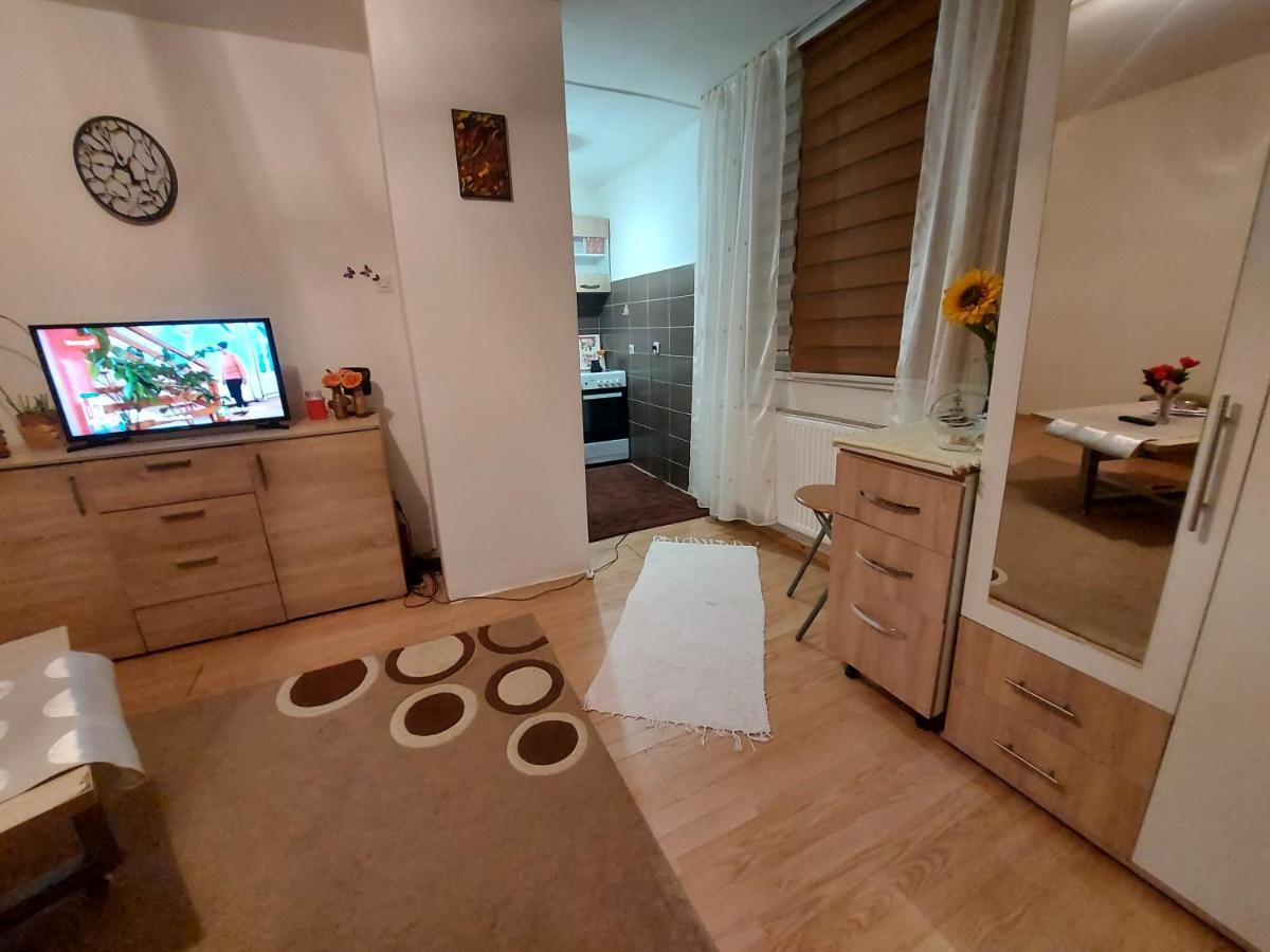 Ferienwohnung Ada Apartman Sarajevo Exterior foto